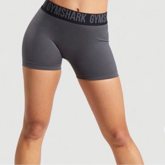 Women’s Gymshark workout shorts - Picture 1 of 4